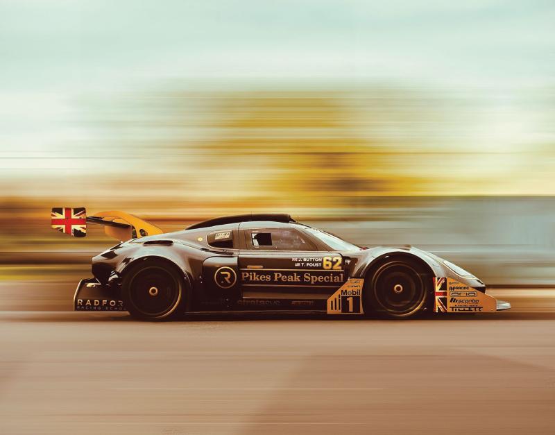 تُصمم السيارة الخارقة Radford Type 62-2 Track Edition حسب الطلب، وتُجهّز بمحرك بقوة 600 حصان. تُصمم السيارة الخارقة Radford Type 62-2 Track Edition حسب الطلب، وتُجهّز بمحرك بقوة 600 حصان.