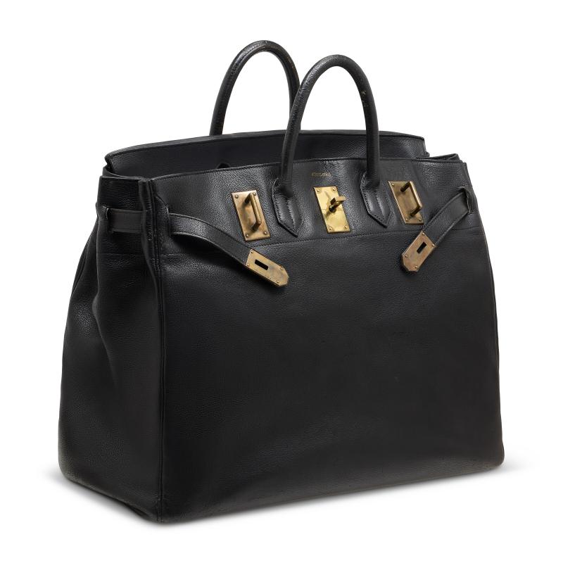 كريستيز تحتفي بإرث هيرميس عبر حقيبة هوت آ كوروا التاريخية كريستيز تحتفي بإرث هيرميس عبر حقيبة هوت آ كوروا التاريخية