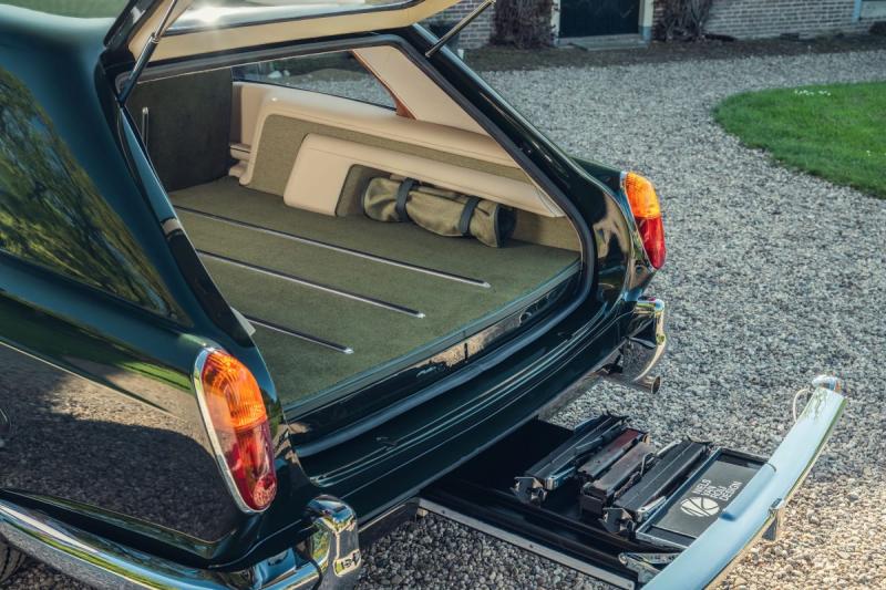 رولز-رويس كورنيش.. رمز الفخامة الكلاسيكية تعود إلى الحياة بثوبٍ جديد رولز-رويس كورنيش.. رمز الفخامة الكلاسيكية تعود إلى الحياة بثوبٍ جديد