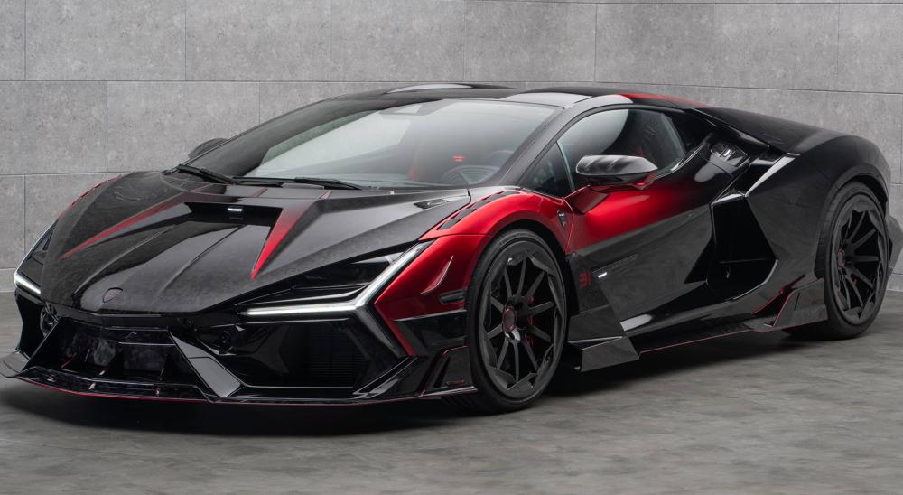 من الحلبة إلى الطريق.. لامبورجيني ريفويلتو المعدّلة تنضم إلى مرآب إستيبان أوكون