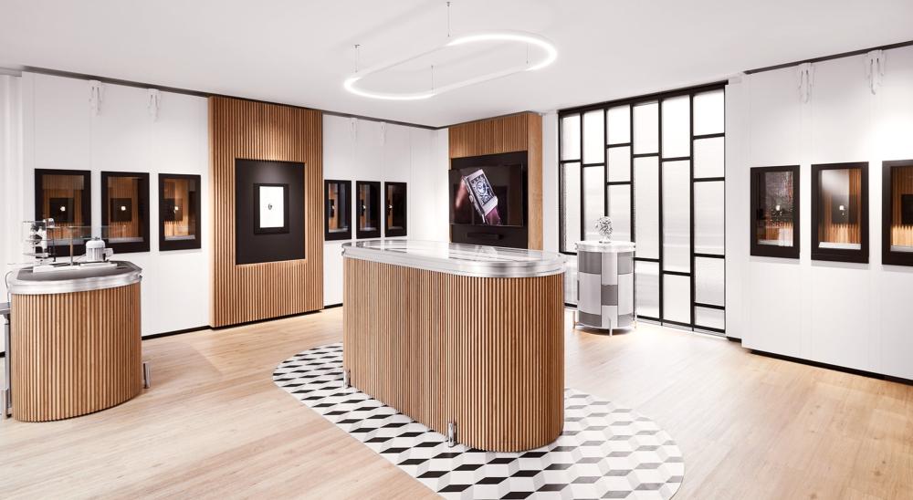 جيجر - لوكولتر تدعو ضيوف أسبوع دبي للتصميم إلى رحلة عابرة للتاريخ في معرض "قصص ريفيرسو"