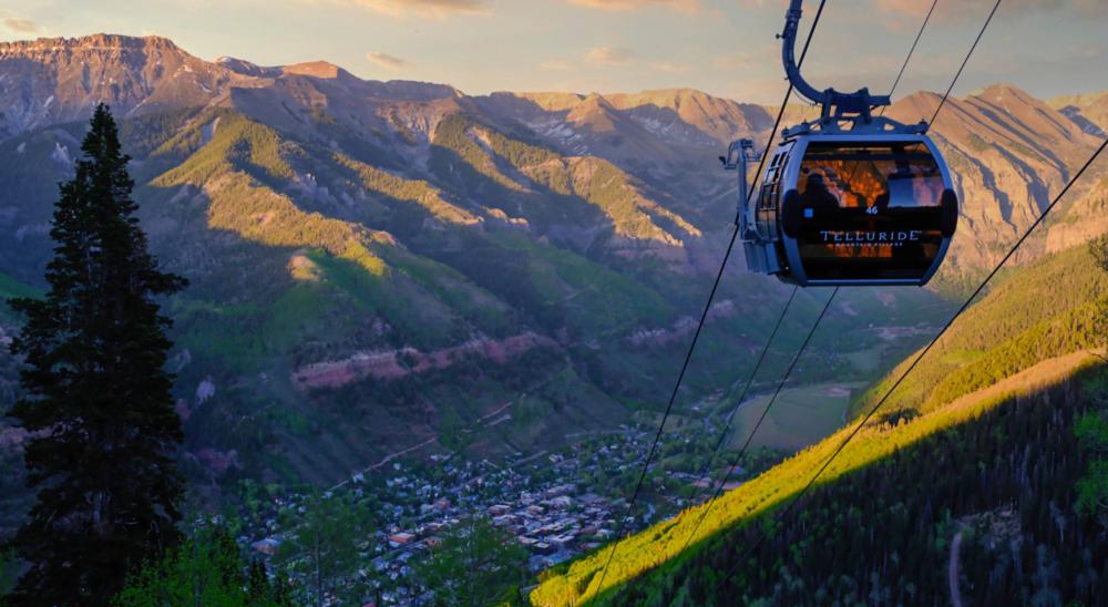 نادي ذا ألباين.. وجهة خاصة على ارتفاع شاهق تجمع بين المغامرة والرفاهية