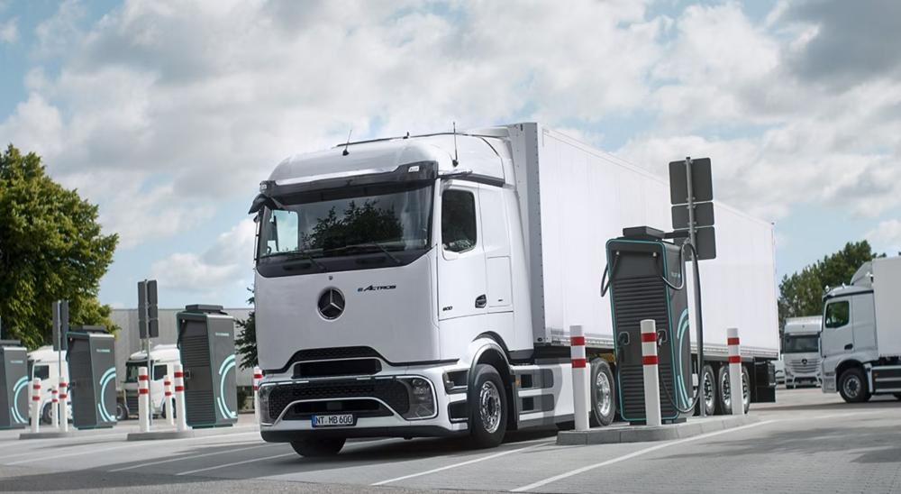 مرسيدس-إيه إم جي بتروناس تمهد لمستقبل كهربائي في عالم الفورمولا 1