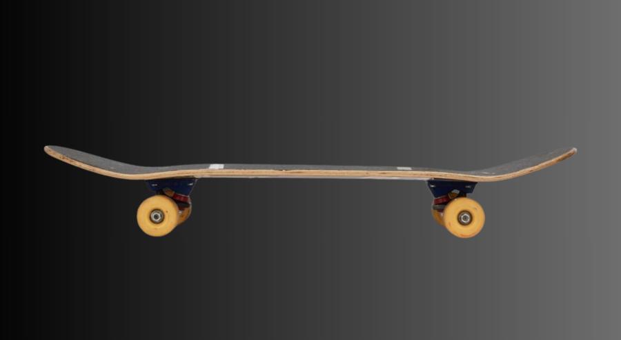 لوح توني هوك الأسطوري يُباع بأكثر من مليون دولار في مزاد جوليينز محققًا رقمًا قياسيًا