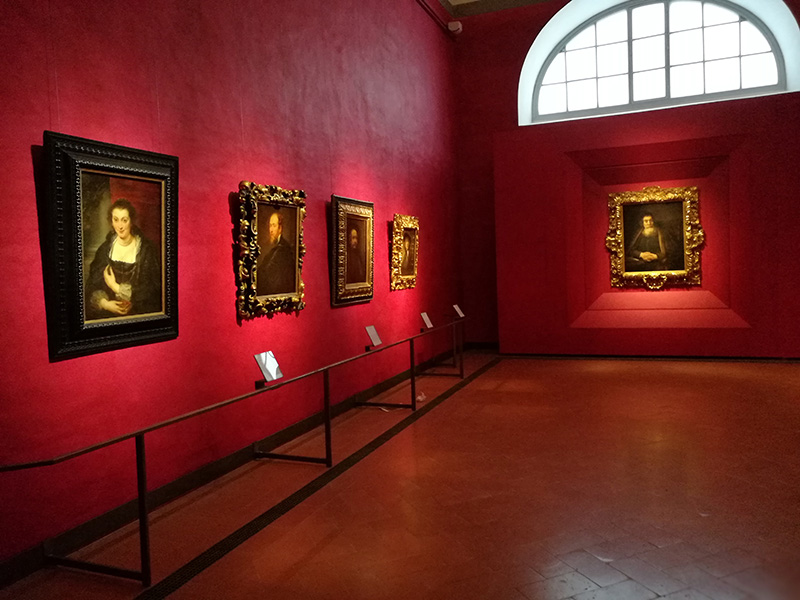 يحتضن المتحف حجرة خاصة لروائع أعمال رامبرانت وروبنز.