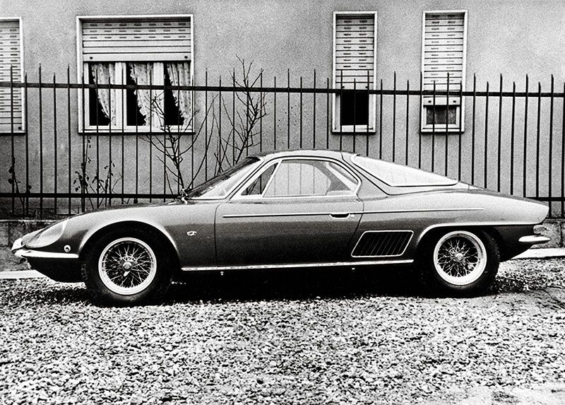 أول سيارة ATS 2500 GT، من عام 1963.