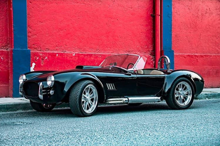 سيارة AC Cobra Series 4 / إيه سي كوبرا الكهربائية فئة 4