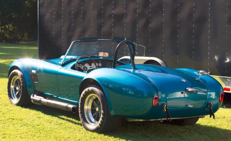 سيارة AC Cobra Series 4 / إيه سي كوبرا الكهربائية فئة 4