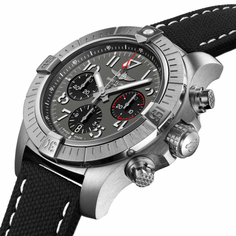 ساعة Breitling Avenger B01 Chronograph 45