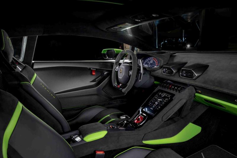 مقصورة سيارة Lamborghini Huracán Tecnica