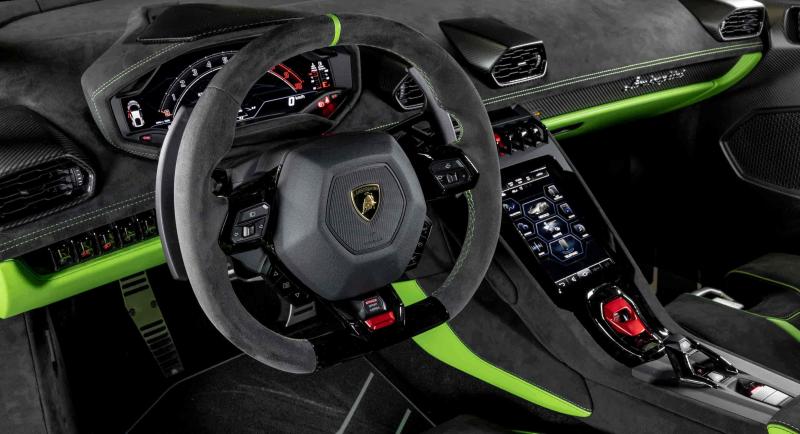 مقصورة سيارة Lamborghini Huracán Tecnica