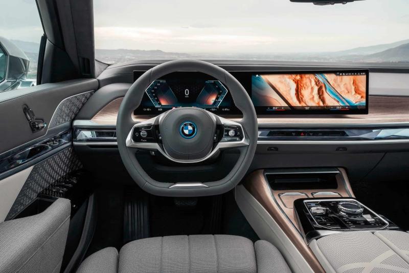 مقصورة سيارة BMW i7