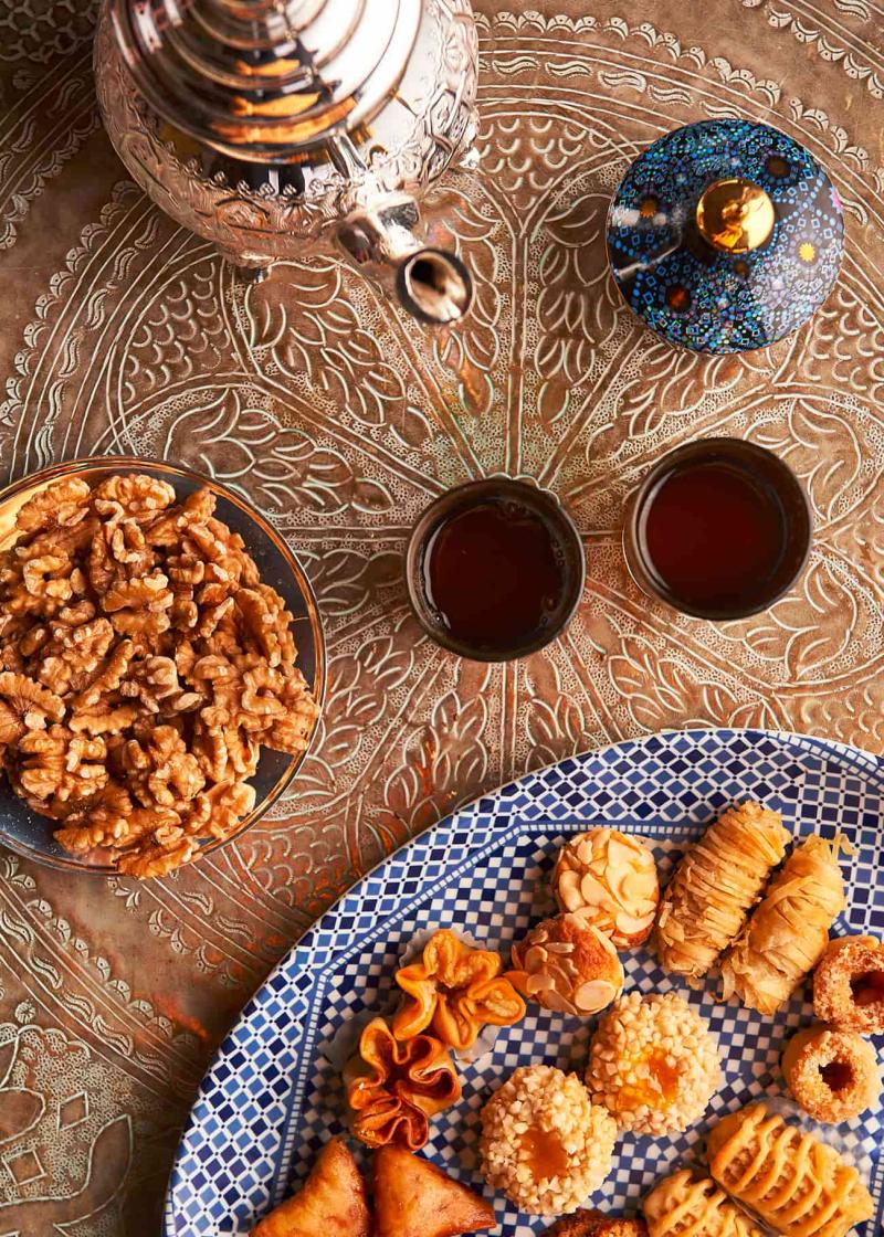 أصناف من الحلويات المغربية التقليدية.
