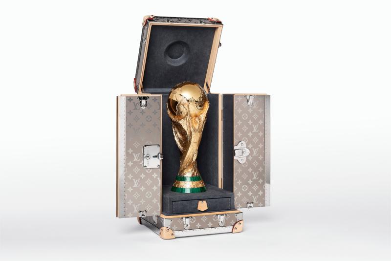 لويس فويتون تكشف عن حقيبة كأس العالم 2022