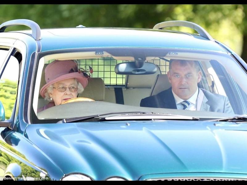 سيارة الملكة إليزابيث الثانية Jaguar X-Type Estate