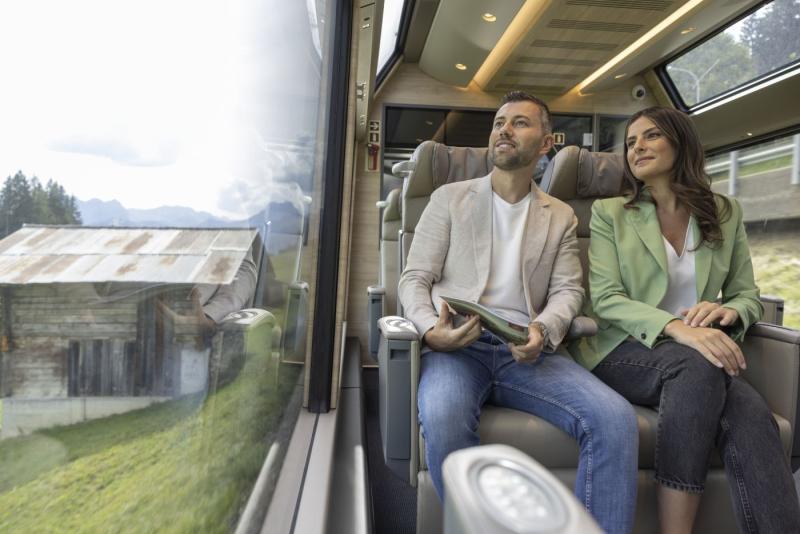 قطار فاخر من تصميم بينينفارينا لجولة ساحرة بين المناظر الطبيعية السويسرية