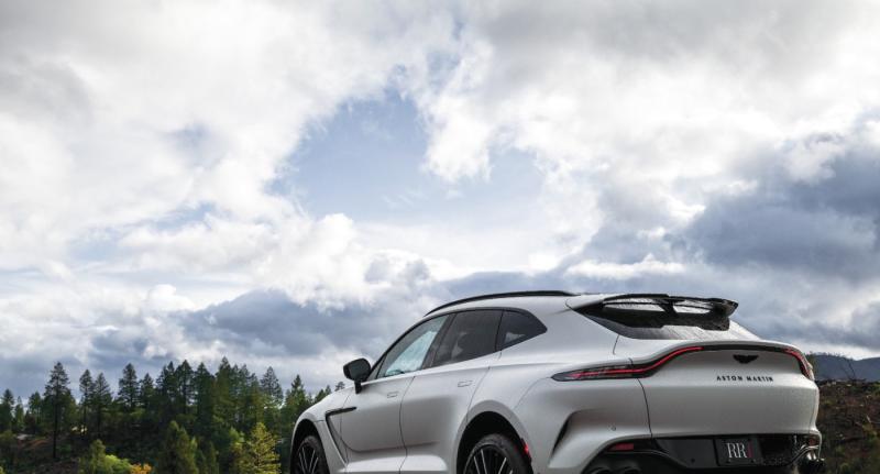 Aston Martin DBX707