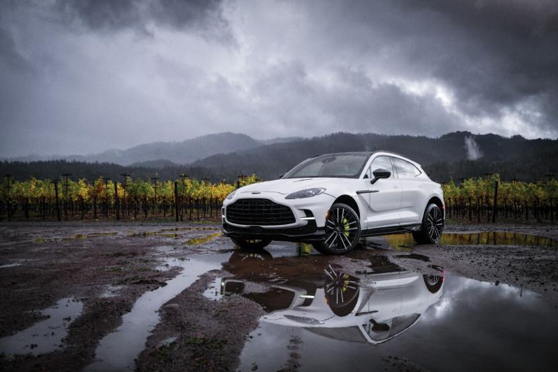 Aston Martin DBX707