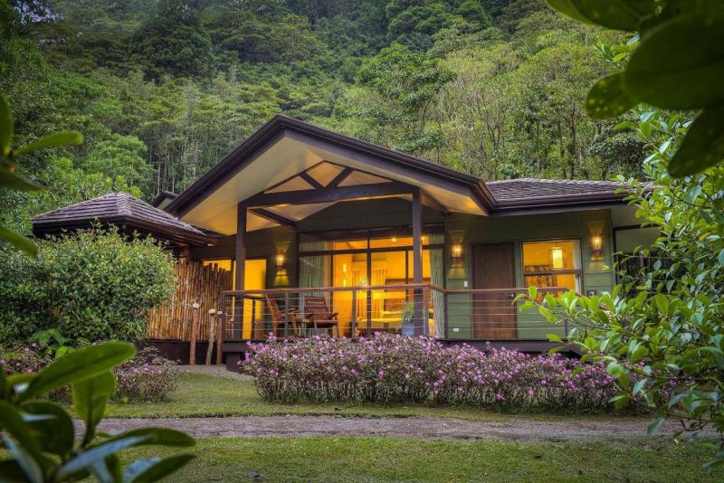 El Silencio Lodge & SPA – Bajos del Toro – Costa Rica/السياحة في كوستاريكا.. أفخم الفنادق والمنتجعات