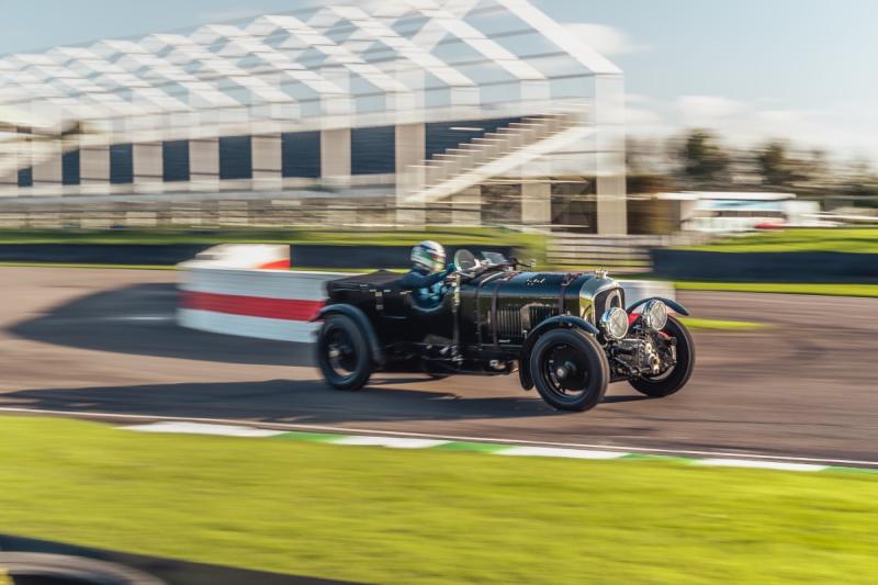 عودة أيقونة السباقات Bentley Blower إلى الحلبة مجددًا 