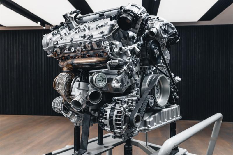 تخليدًا لذكرى محرك W12.. بنتلي تطلق سلسلة Speed Edition 12 