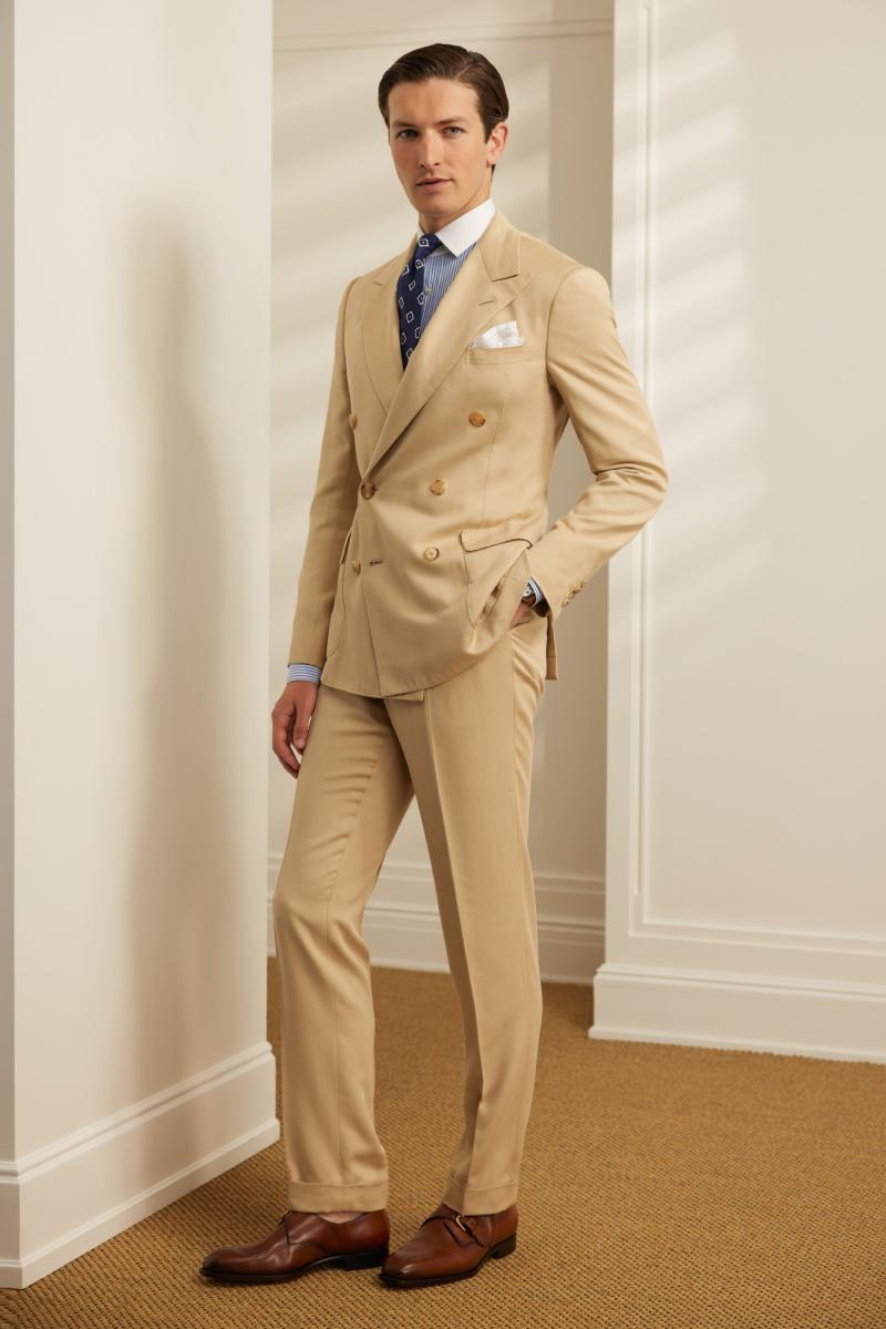 أناقة تلهمها حيوية العطلات في مجموعة Ralph Lauren  Purple Label لربيع وصيف 2024 