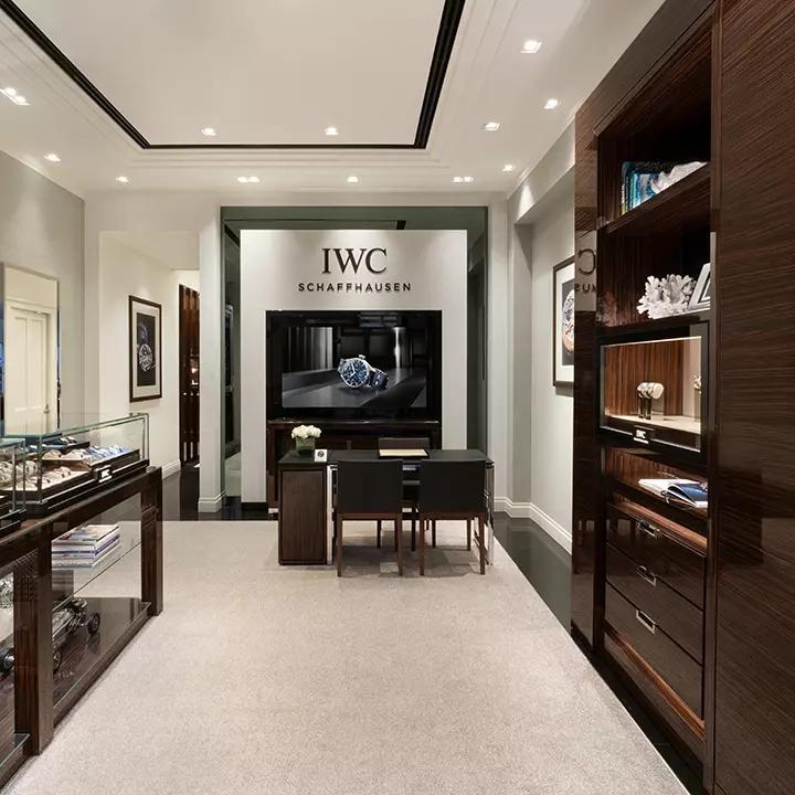 IWC Schaffhausen/ أفخم متاجر الساعات في جدة