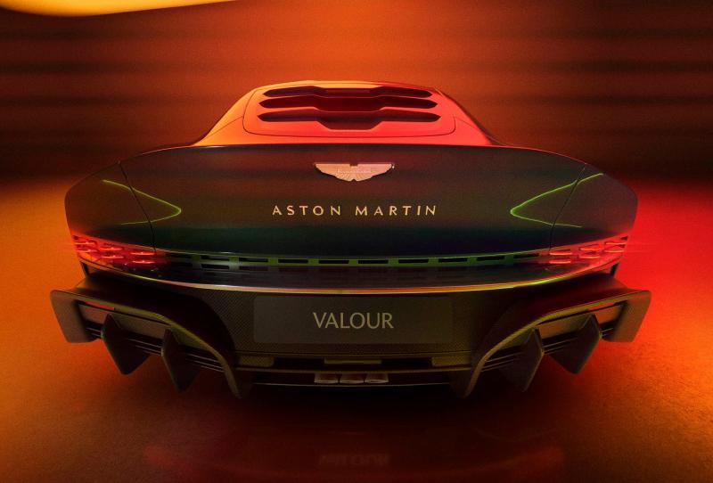 Valour Aston Martin/ فالور أستون مارتن.. الوداع لمحرك الأسطوانات الاثنتي عشرة وعلبة التروس اليدوية
