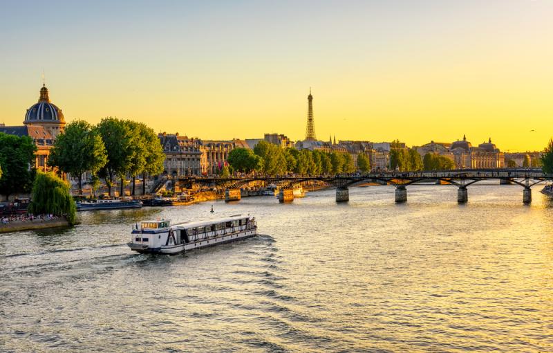 مدينة باريس/ برامج سياحية للسفر حول العالم في 3 أسابيع فقط