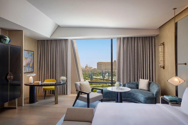 فندق سانت ريجيس الرياض يفتتح رسميًا مستحضرًا منظورًا جديدًا إلى مشهد الضيافة في المدينة