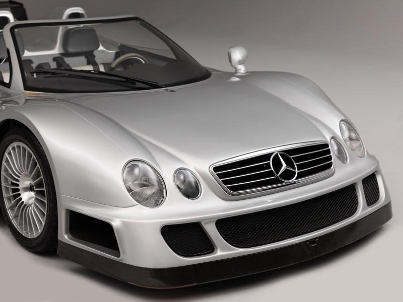 Mercedes-Benz-CLK-GTR-Roadster-2002