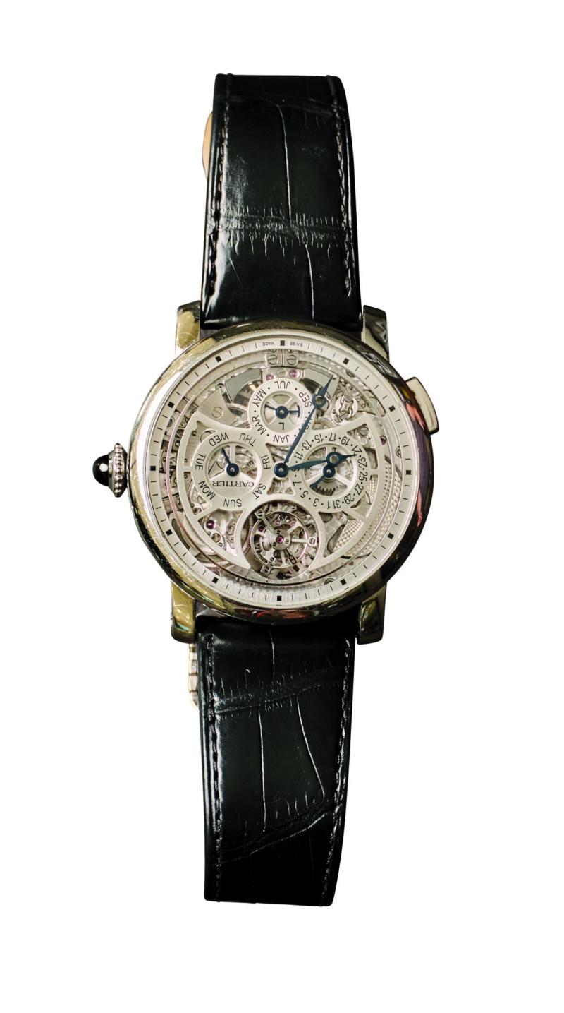 ساعة من طراز Rotonde de Cartier Grande Complication Skeleton من كارتييه. 