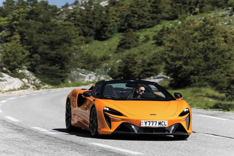 McLaren Artura Spider/ أفضل السيارات الهجينة لعام 2024