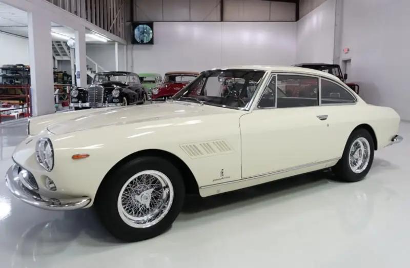 للبيع نموذج فريد من Ferrari 330 GT كان ملكًا لإنزو فيراري 