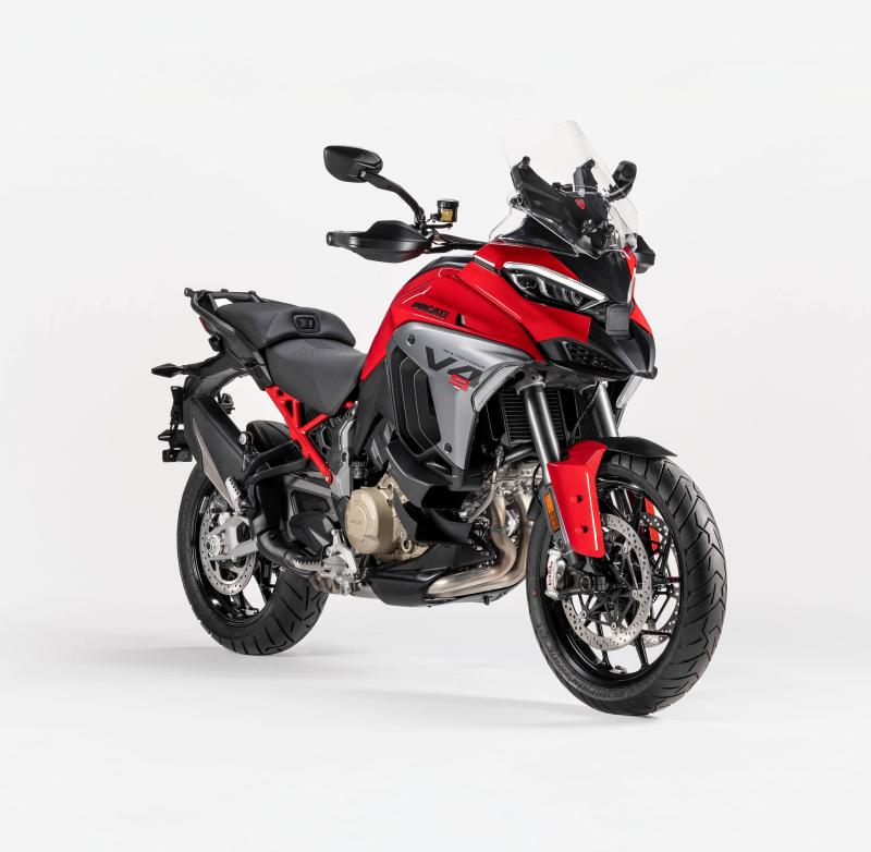  جُهّزت دراجة Ducati Multistrada V4 S بمحرك V4  قادر على توليد قوة تساوي 170 حصانًا.