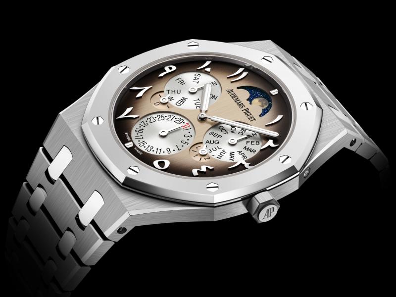 أوديمار بيغيه تطرح ساعة Code 11.59 by Audemars Piguet Selfwinding Flying Tourbillon المتمايزة بأرقام عربية مشرقية