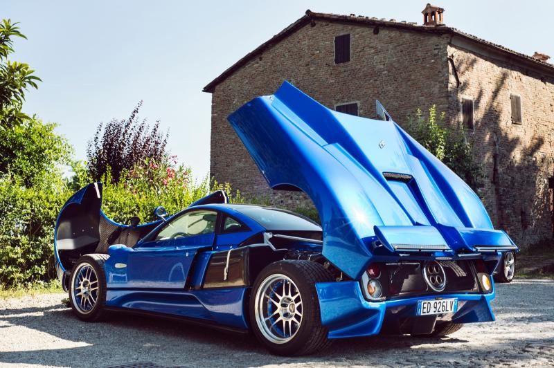 سيارة Zonda S