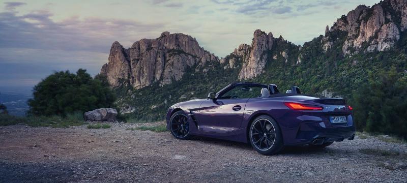 BMW Z4/ أفضل سيارات بناقل حركة يدوي في عام 2025