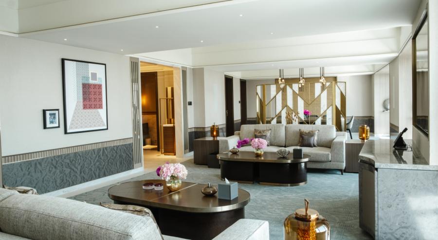 الجناح الملكي في فندق فورسيزونز الرياض.
