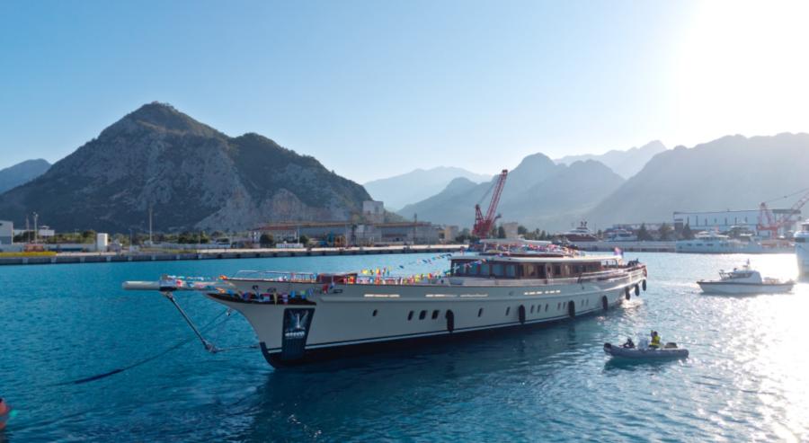 آريس تشيد بالتراث البحري الغني لتركيا في أولى إبداعاتها الشراعية الفاخرة "سيمينا"