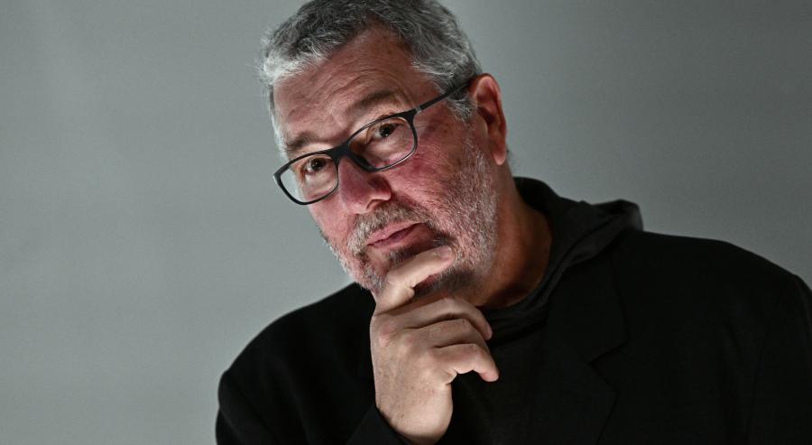 فيليب ستارك.. عبقري التصميم الذي جعل الخيال مسكنًا في ميتز