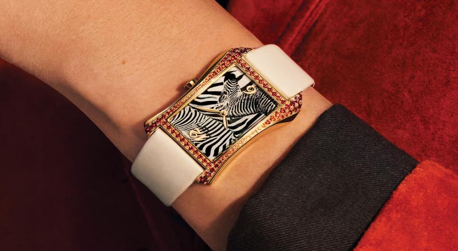 باتيك فيليب تُبدع في محاكاة صورة الحمار الوحشي على ساعتها الجديدة Gondolo Serata Zebra