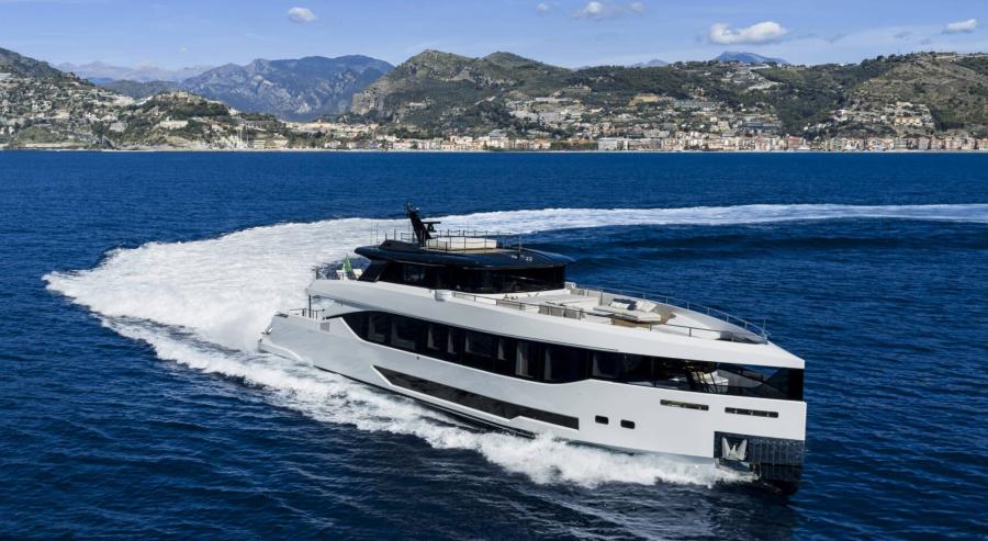 رحابة وأناقة وأداء.. يخت مايورا 36 إيكزوما Maiora 36 Exuma يبحر نحو معايير جديدة