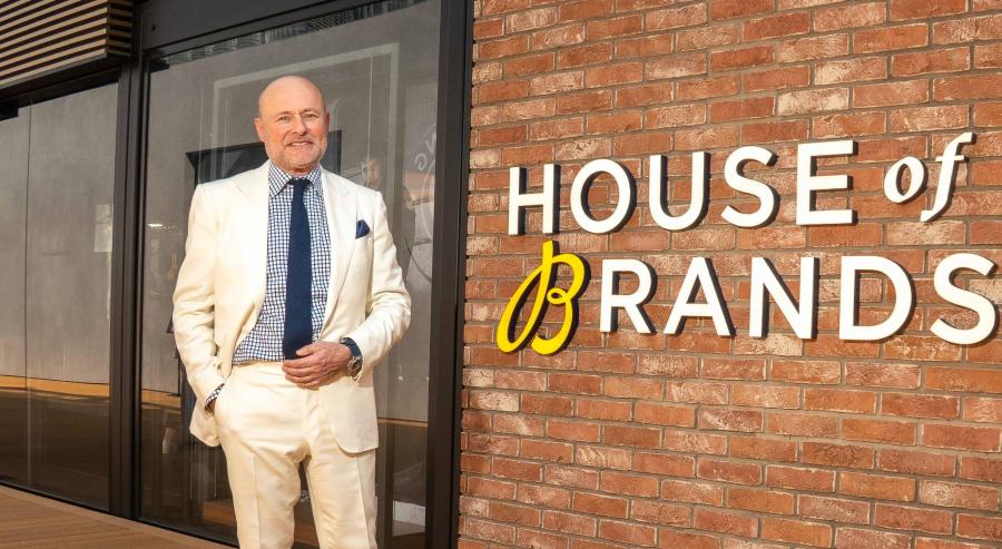 بريتلينغ تطلق رؤية "منزل العلامات التجارية" لتوحيد عوالم الساعات الرفيعة