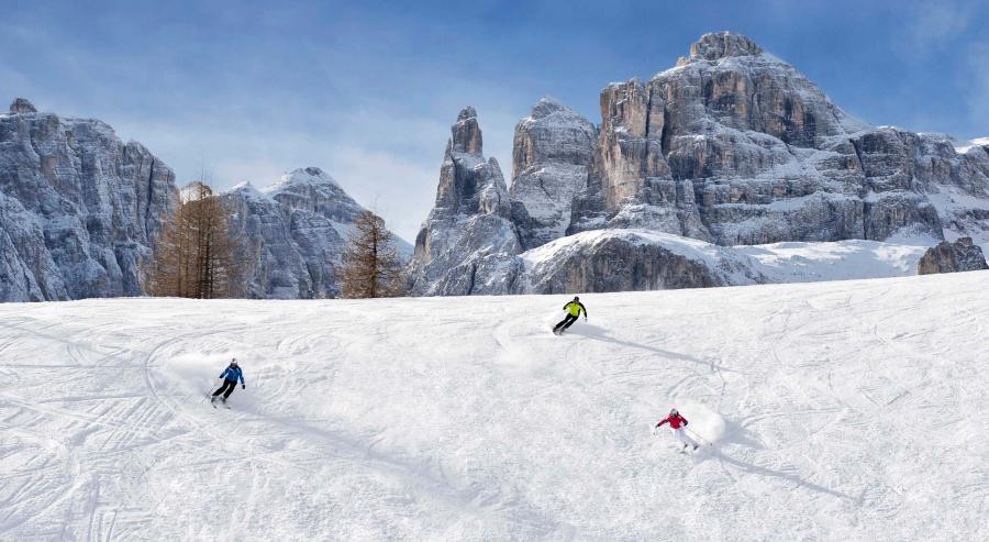 لهواة التزلج، مغامرات شتوية مترفة من كورشوفيل إلى نيسيكو