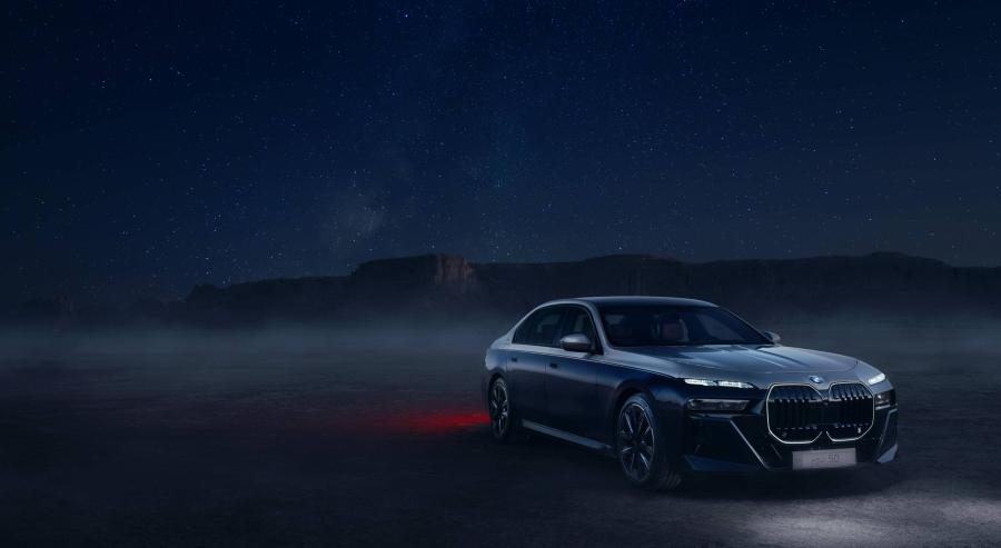 في قلب صحراء الرياض.. بي إم دبليو تكشف عن سيارتها المستوحاة من نجم سُهيل