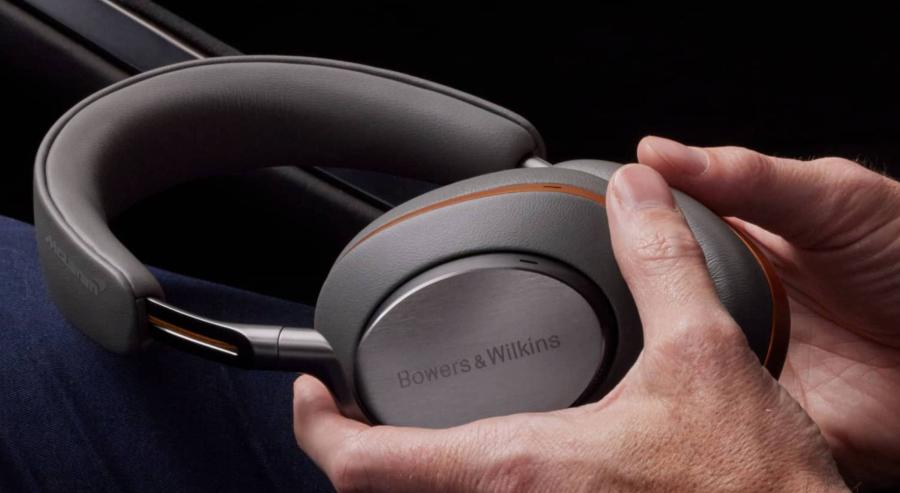 سماعات Px8 S2 McLaren Edition.. تعاون يجمع الأداء الفائق والفخامة البريطانية