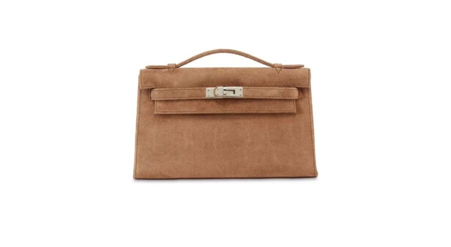 مزاد كريستيز 2025 يختتم العام برقم قياسي.. أغلى حقيبة شانيل تُباع في مزاد علني عبر الإنترنت