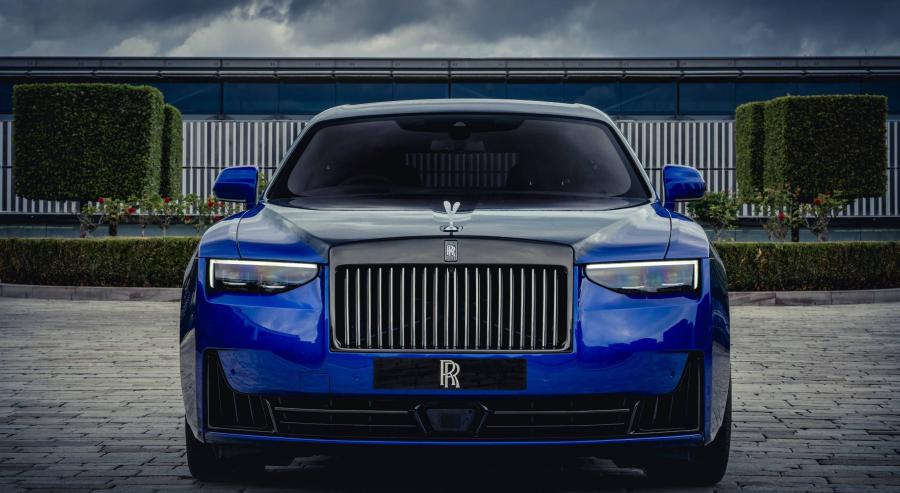 بلاك بادج غوست جايمر من رولز-رويس.. سيارة تتحدث بلغة الألعاب الإلكترونية